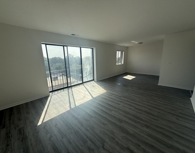 2300 N Harlem Avenue - Photo Thumbnail 5