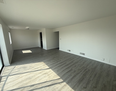2300 N Harlem Avenue - Photo Thumbnail 4