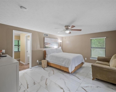 6207 Moss Drive - Photo Thumbnail 10