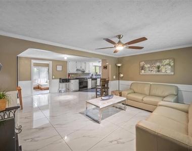 6207 Moss Drive - Photo Thumbnail 7