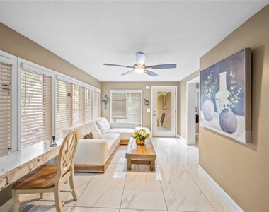 6207 Moss Drive - Photo Thumbnail 9