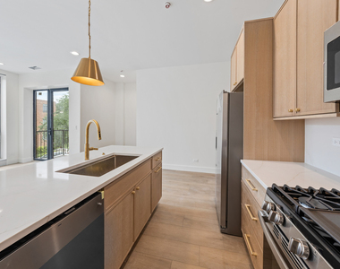 1313 W Taylor Street - Photo Thumbnail 6