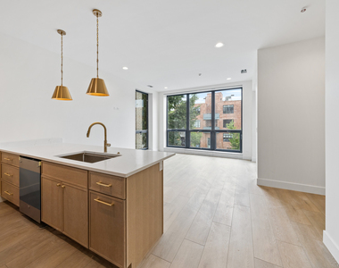 1313 W Taylor Street - Photo Thumbnail 7