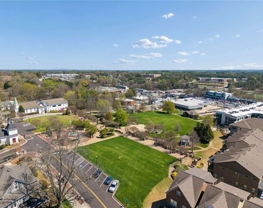 124 Parkside West Court - Photo Thumbnail 37