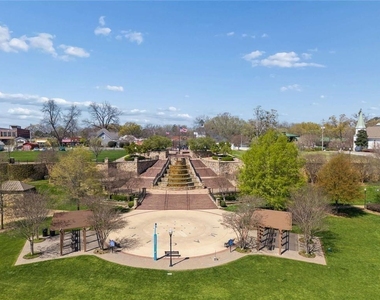 124 Parkside West Court - Photo Thumbnail 30