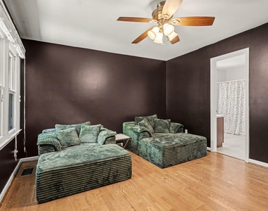 302 Hutchins Drive - Photo Thumbnail 15