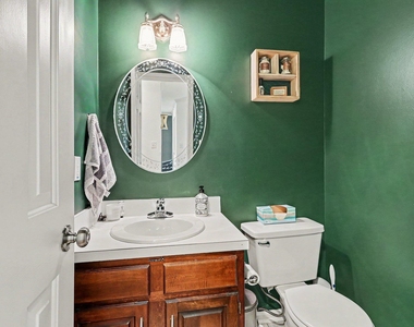 302 Hutchins Drive - Photo Thumbnail 13