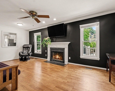 302 Hutchins Drive - Photo Thumbnail 4