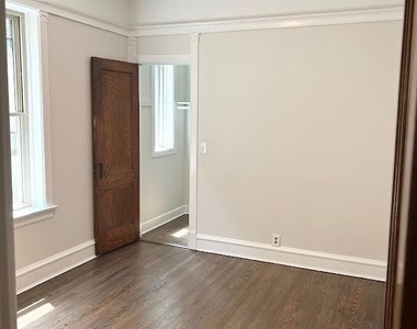 6220 N Wayne Avenue - Photo Thumbnail 11