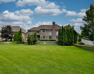 312 Felicia Court - Photo Thumbnail 5