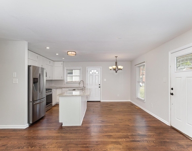 823 Cotton Place - Photo Thumbnail 8