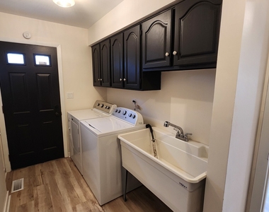 7749 Lyman Avenue - Photo Thumbnail 19