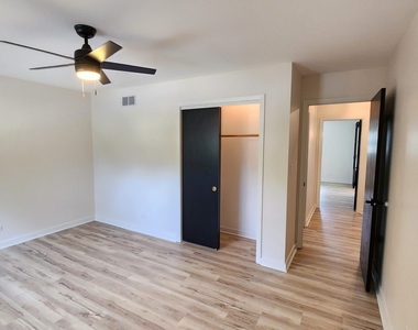 7749 Lyman Avenue - Photo Thumbnail 15