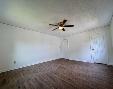 1070 Ollie Circle Nw - Photo Thumbnail 11