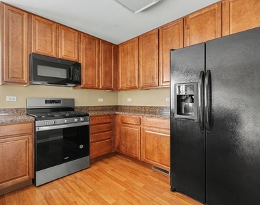 24617 Patriot Square Drive S - Photo Thumbnail 2