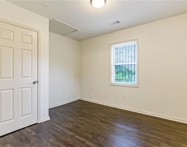 937 Lawton Street Sw - Photo Thumbnail 21