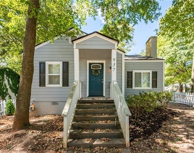 937 Lawton Street Sw - Photo Thumbnail 2