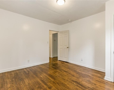 937 Lawton Street Sw - Photo Thumbnail 19