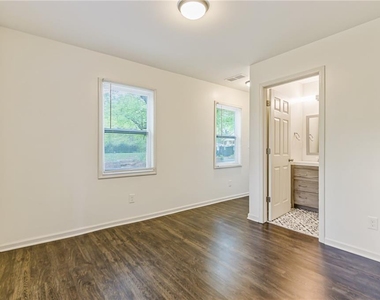 937 Lawton Street Sw - Photo Thumbnail 22