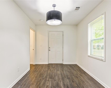 937 Lawton Street Sw - Photo Thumbnail 13