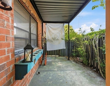 6851 Roswell Road - Photo Thumbnail 12