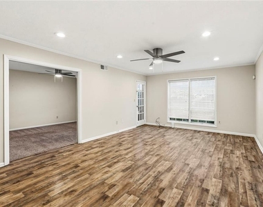 6851 Roswell Road - Photo Thumbnail 3
