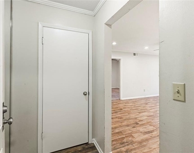 6851 Roswell Road - Photo Thumbnail 1