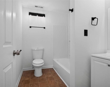 862 Slaton Street - Photo Thumbnail 12