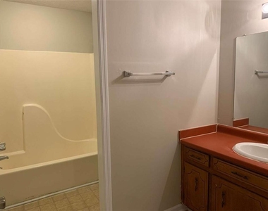 110 Chalfont Drive - Photo Thumbnail 5