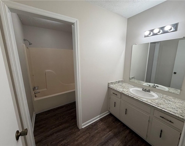 110 Chalfont Drive - Photo Thumbnail 8
