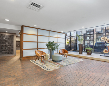 5445 N Sheridan Road - Photo Thumbnail 14