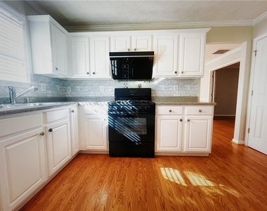 3368 Hill Pond Drive - Photo Thumbnail 8