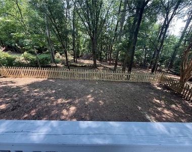 2404 Elmwood Circle - Photo Thumbnail 12