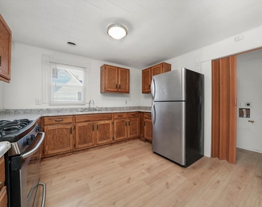 1097 E Merchant Street - Photo Thumbnail 3