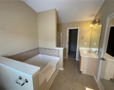 2207 Pebble Beach Drive - Photo Thumbnail 8