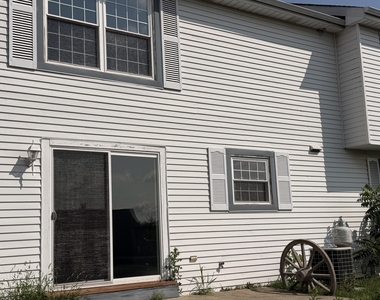 646 White Court - Photo Thumbnail 19