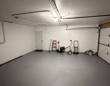 646 White Court - Photo Thumbnail 23