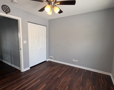 646 White Court - Photo Thumbnail 14
