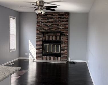 646 White Court - Photo Thumbnail 4