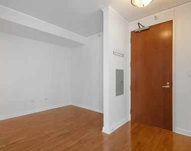 420 E Waterside Drive - Photo Thumbnail 10