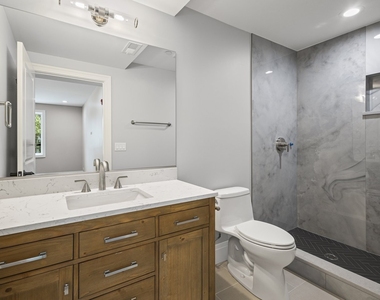 1036 Lake Street - Photo Thumbnail 22
