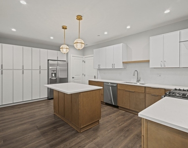 1036 Lake Street - Photo Thumbnail 6