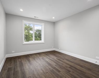 1036 Lake Street - Photo Thumbnail 14