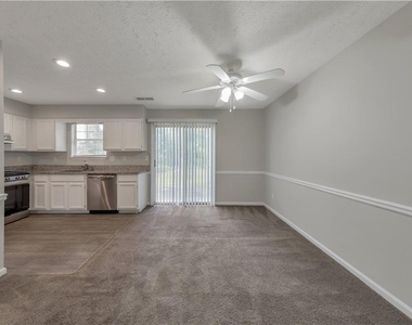 1008 Huntington Trace Se - Photo Thumbnail 6