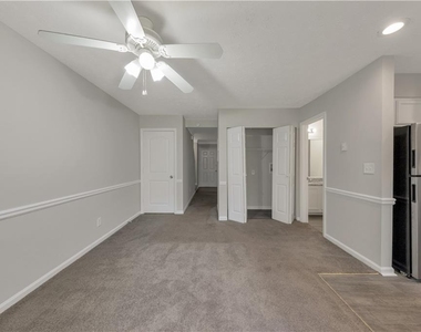 1008 Huntington Trace Se - Photo Thumbnail 7
