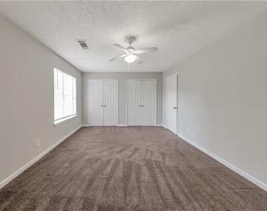 1008 Huntington Trace Se - Photo Thumbnail 9