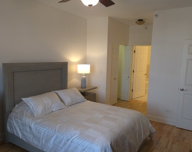 4330 N Neva Avenue - Photo Thumbnail 11