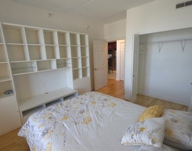 4330 N Neva Avenue - Photo Thumbnail 17