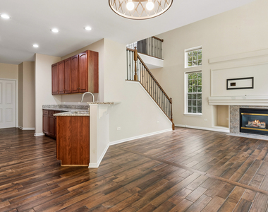 382 Vaughn Circle - Photo Thumbnail 1