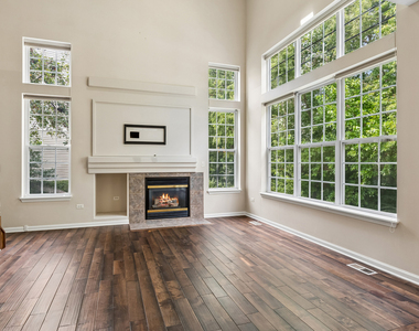 382 Vaughn Circle - Photo Thumbnail 2